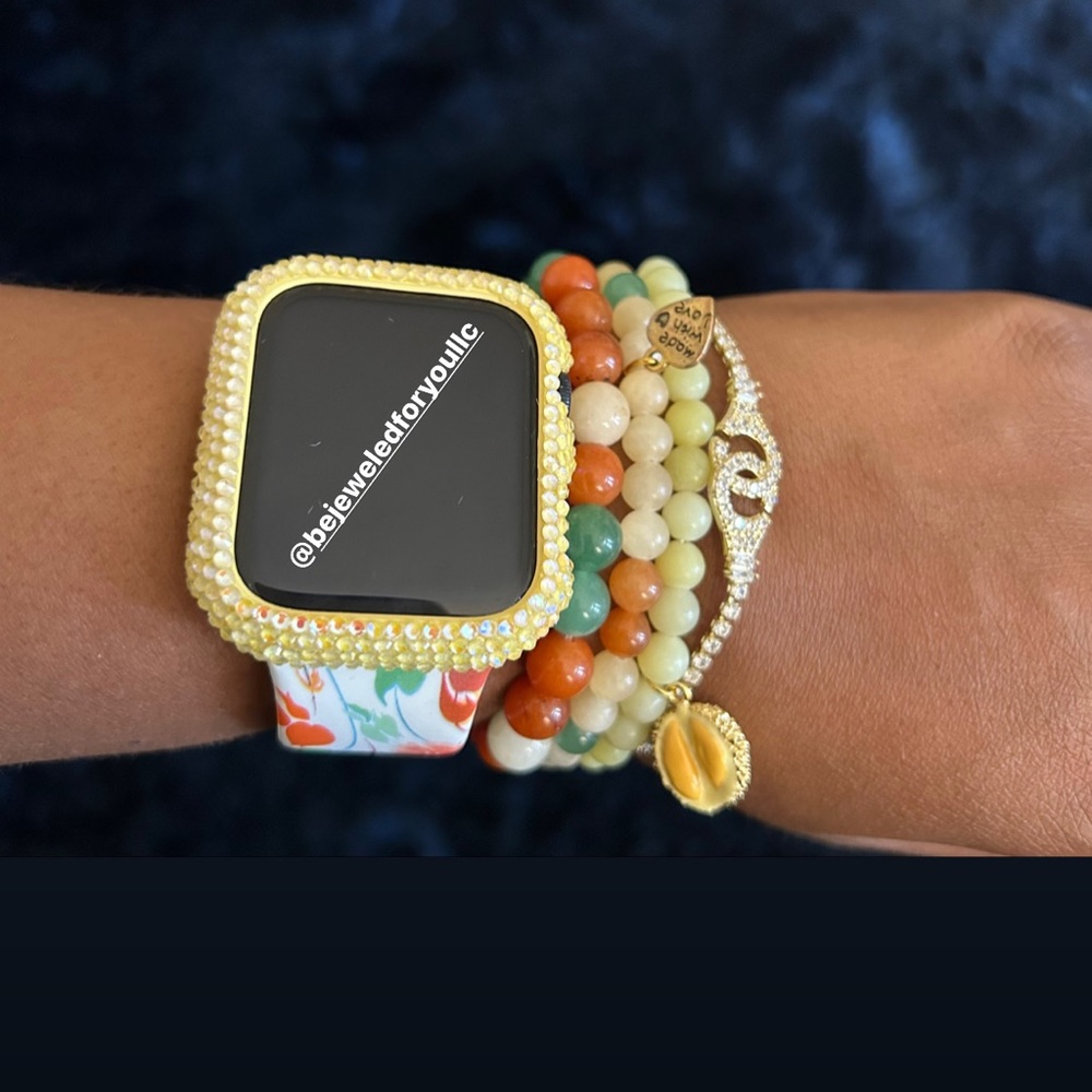 🍋🌟 Get ready to add a pop of vibrant sunshine to your Apple Watch game!